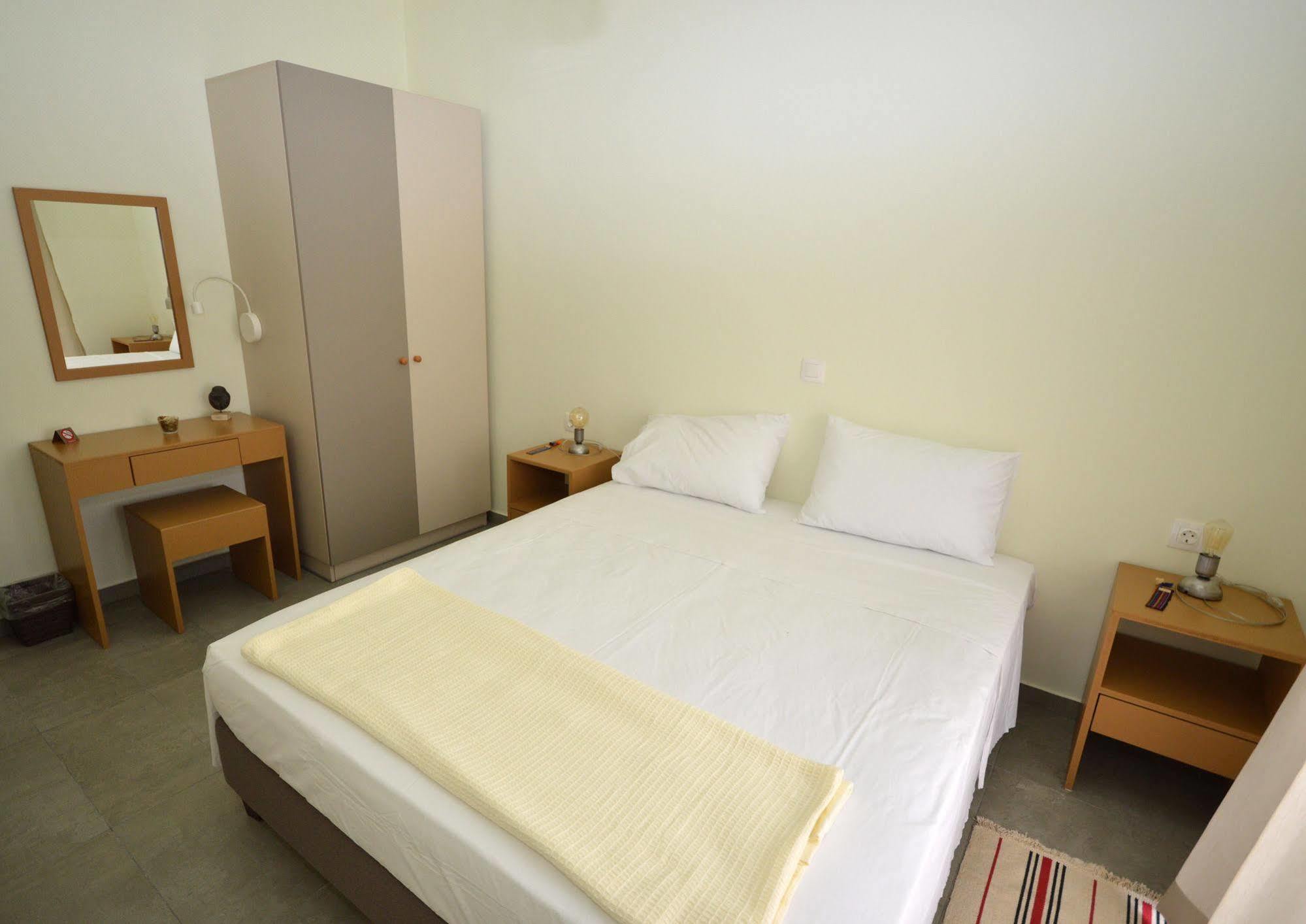 Aegina Bed & Culture Leilighet Eksteriør bilde
